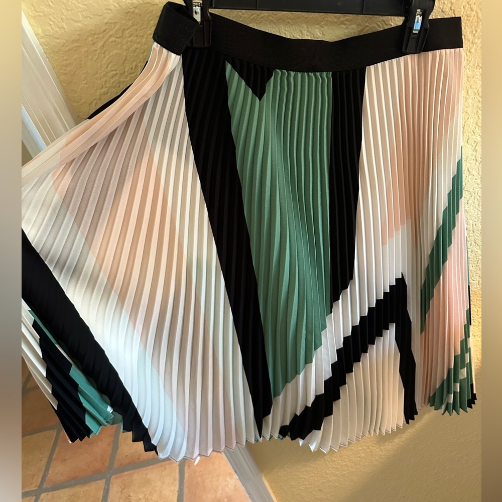 Pleated multi colored midi skirt